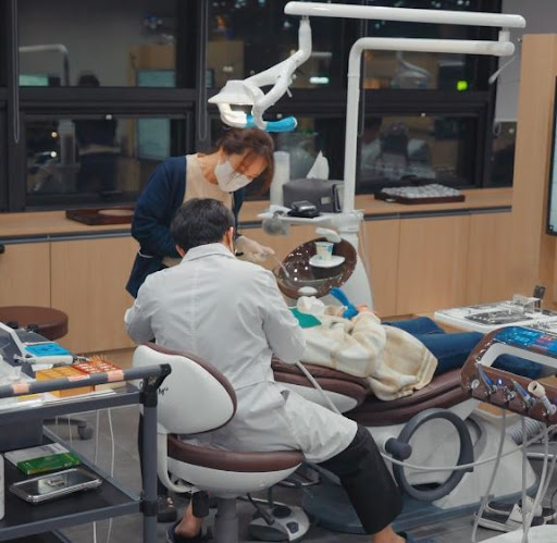 천안 임플란트 폐업걱정없는 불당본점 서울비디치과의원